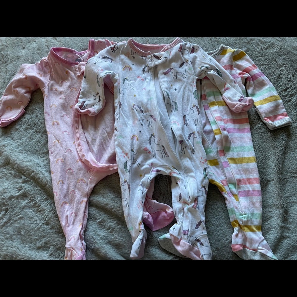 Baby girl sleepers size 0-3